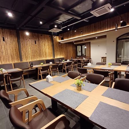 Pensiune & Restaurant Victoria Păltiniş Eksteriør billede