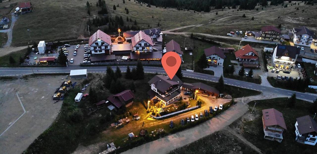 Pensiune & Restaurant Victoria Păltiniş Eksteriør billede